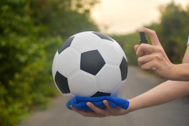 Как правильно ухаживать за футбольным мячом