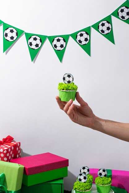 Популярные футболисты, родившиеся сегодня